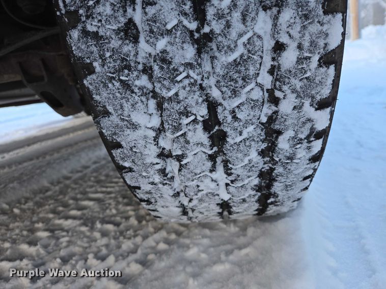 image for item ES2590 2016 Chevrolet Silverado 1500 pickup truck