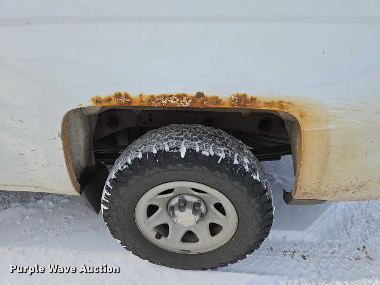 image for item ES2591 2016 Chevrolet Silverado 1500 pickup truck