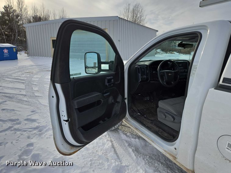 image for item ES2591 2016 Chevrolet Silverado 1500 pickup truck