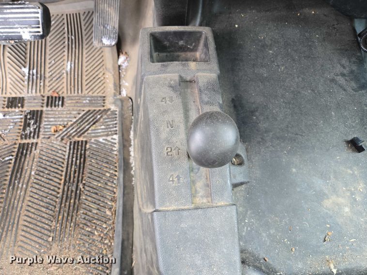 image for item ES2591 2016 Chevrolet Silverado 1500 pickup truck