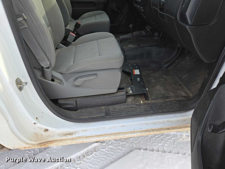 image for item ES2591 2016 Chevrolet Silverado 1500 pickup truck