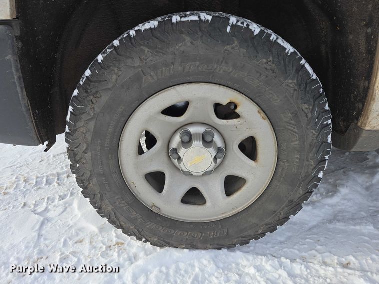 image for item ES2591 2016 Chevrolet Silverado 1500 pickup truck