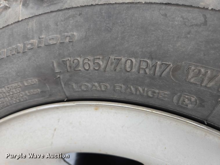 image for item ES2591 2016 Chevrolet Silverado 1500 pickup truck