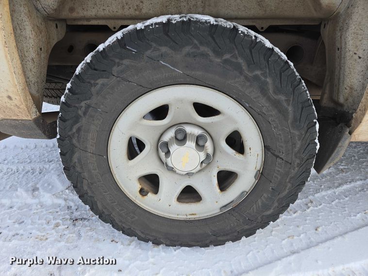 image for item ES2591 2016 Chevrolet Silverado 1500 pickup truck