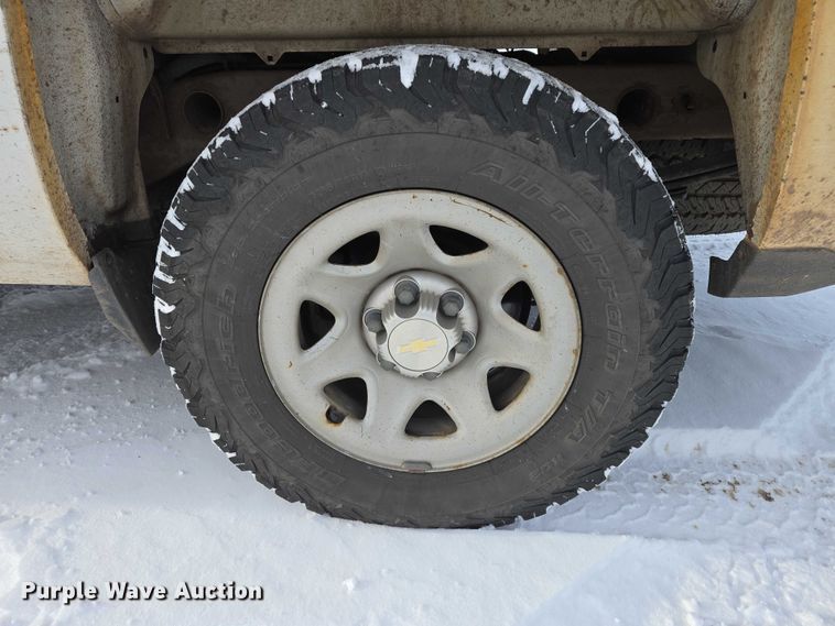 image for item ES2591 2016 Chevrolet Silverado 1500 pickup truck