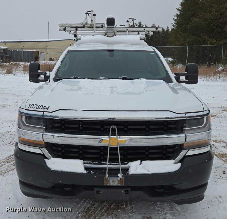 image for item ES2594 2017 Chevrolet Silverado 1500 pickup truck