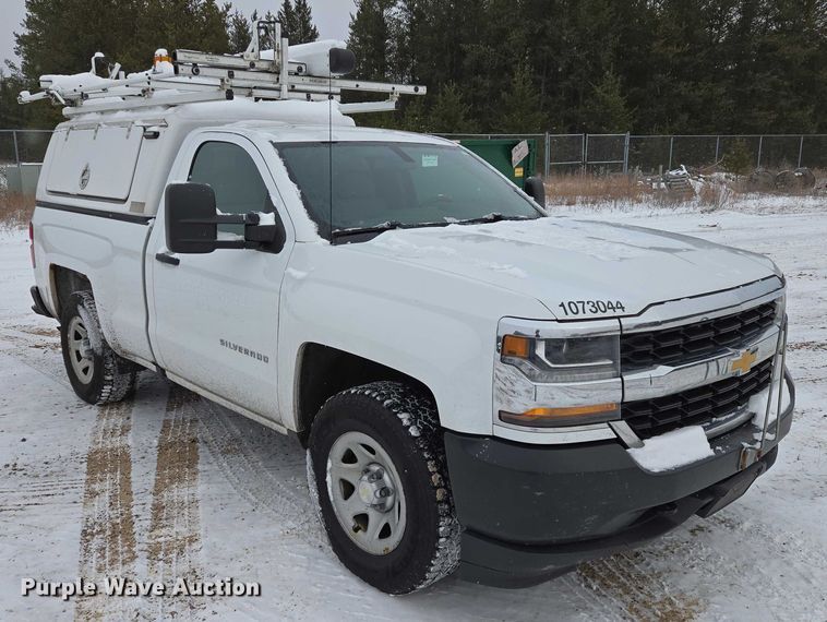 image for item ES2594 2017 Chevrolet Silverado 1500 pickup truck