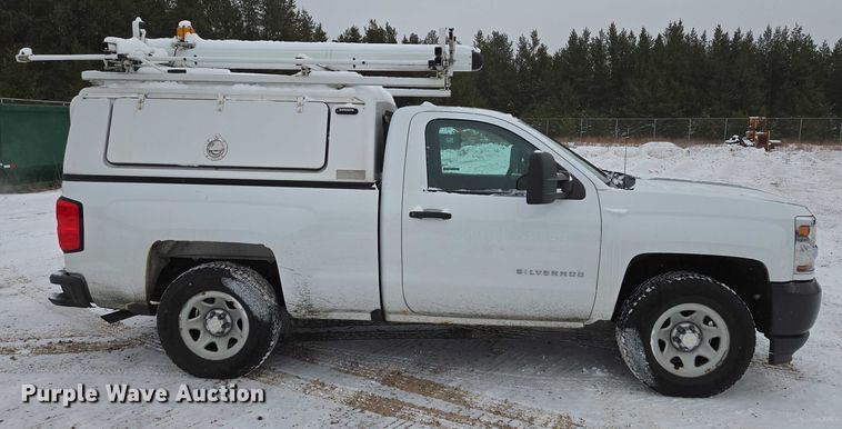 image for item ES2594 2017 Chevrolet Silverado 1500 pickup truck