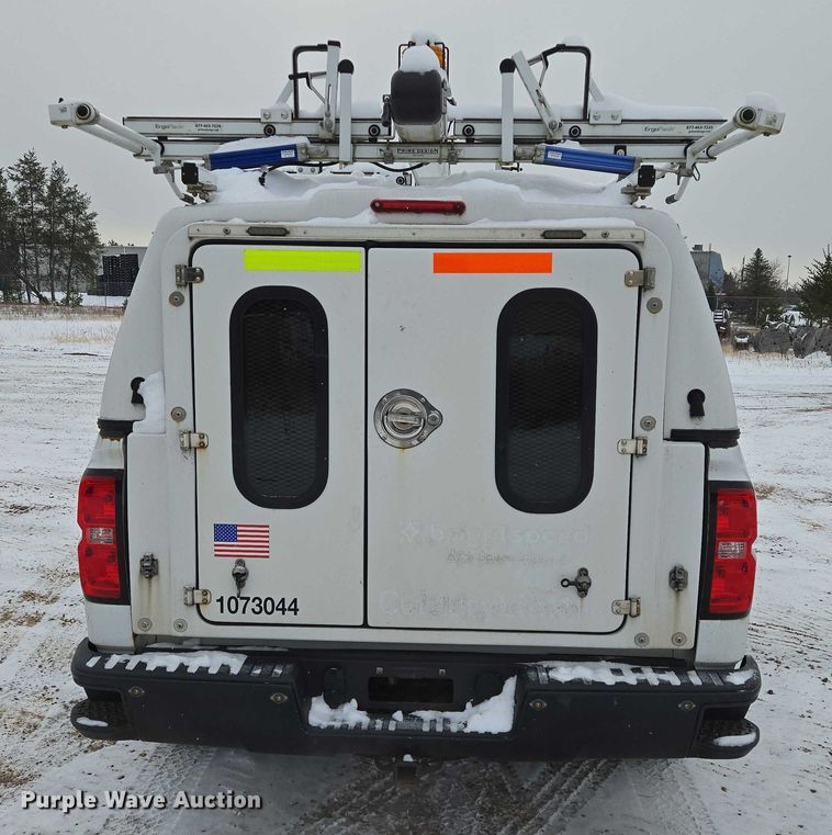 image for item ES2594 2017 Chevrolet Silverado 1500 pickup truck