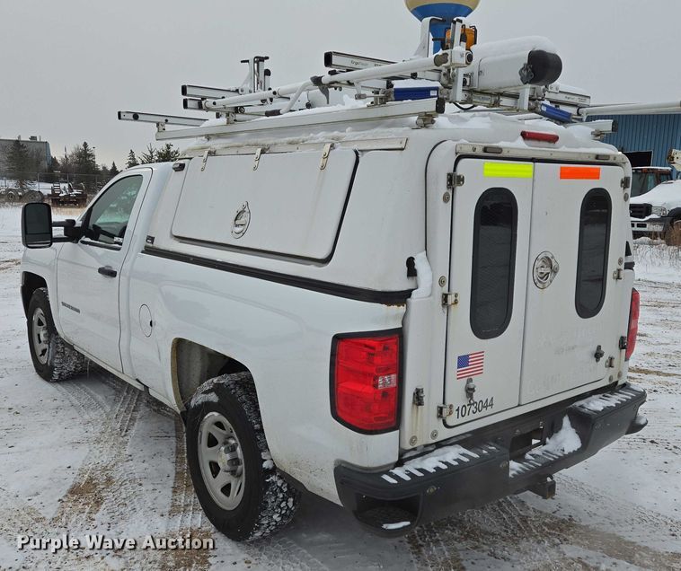 image for item ES2594 2017 Chevrolet Silverado 1500 pickup truck