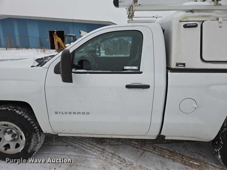 image for item ES2594 2017 Chevrolet Silverado 1500 pickup truck