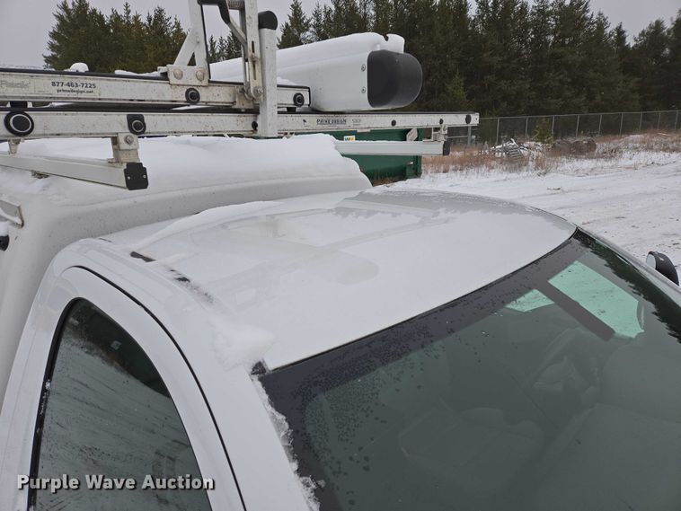 image for item ES2594 2017 Chevrolet Silverado 1500 pickup truck