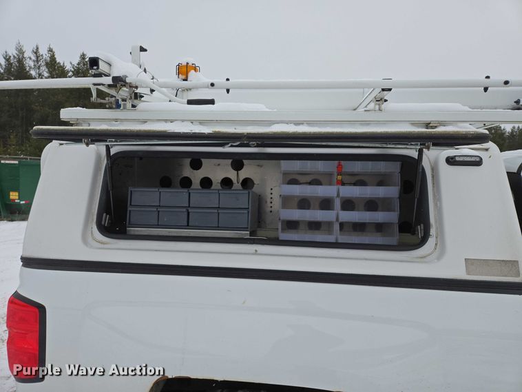 image for item ES2594 2017 Chevrolet Silverado 1500 pickup truck