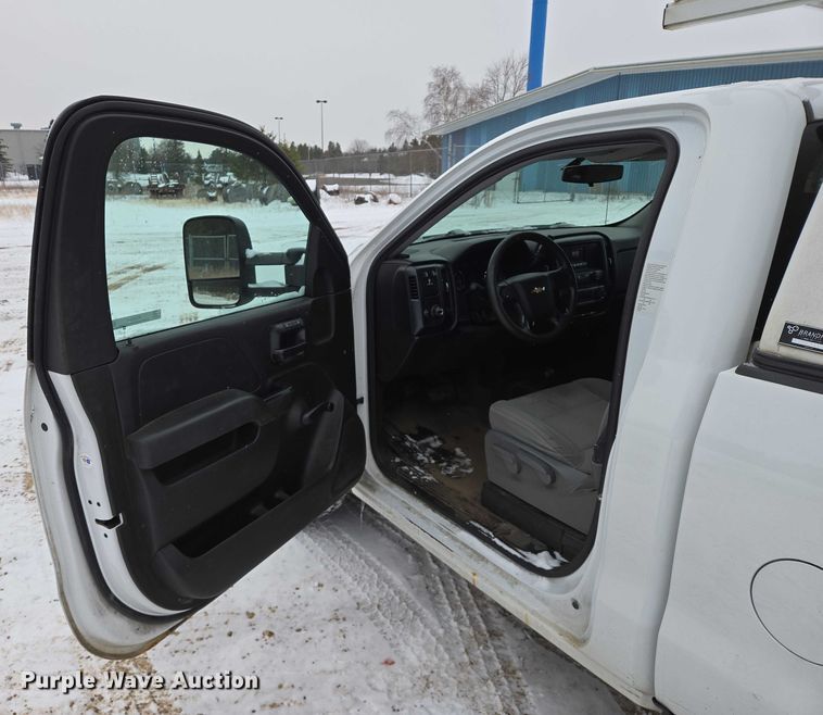 image for item ES2594 2017 Chevrolet Silverado 1500 pickup truck