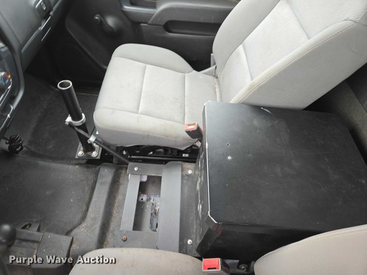 image for item ES2594 2017 Chevrolet Silverado 1500 pickup truck