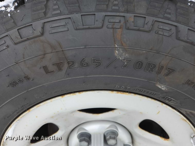 image for item ES2594 2017 Chevrolet Silverado 1500 pickup truck