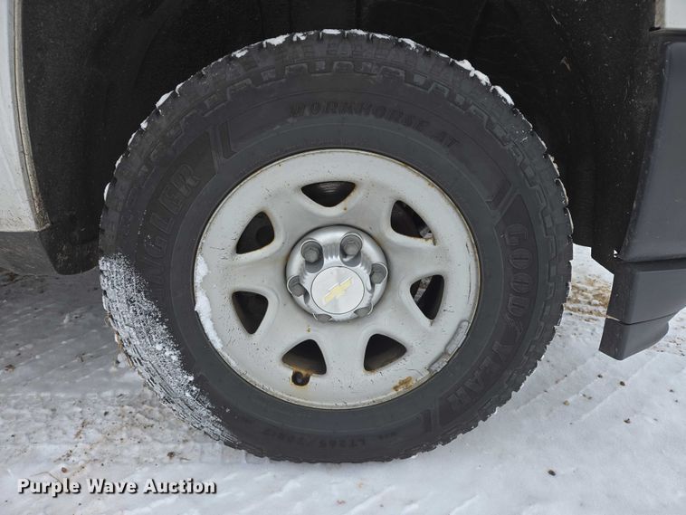 image for item ES2594 2017 Chevrolet Silverado 1500 pickup truck