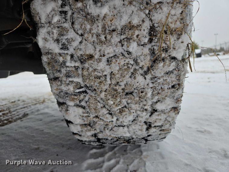 image for item ES2594 2017 Chevrolet Silverado 1500 pickup truck