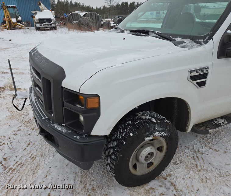 image for item ES2595 2008 Ford F250 Super Duty utility bed pickup truck