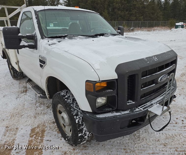 image for item ES2595 2008 Ford F250 Super Duty utility bed pickup truck