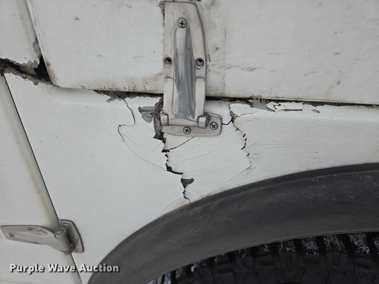 image for item ES2595 2008 Ford F250 Super Duty utility bed pickup truck