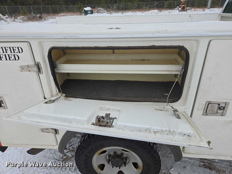 image for item ES2595 2008 Ford F250 Super Duty utility bed pickup truck