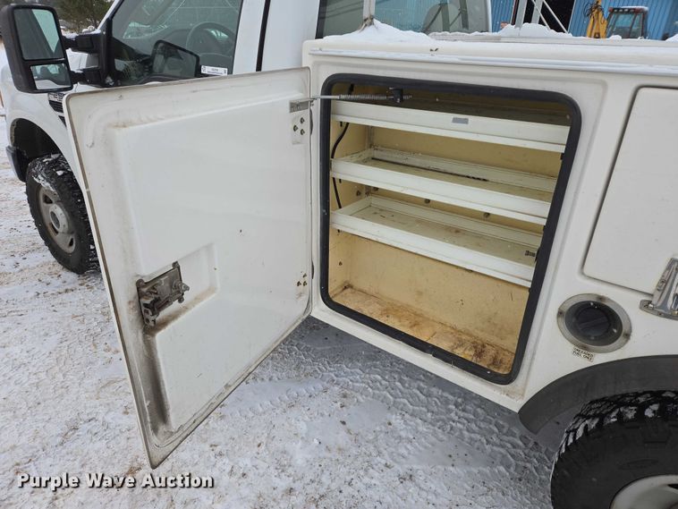 image for item ES2595 2008 Ford F250 Super Duty utility bed pickup truck