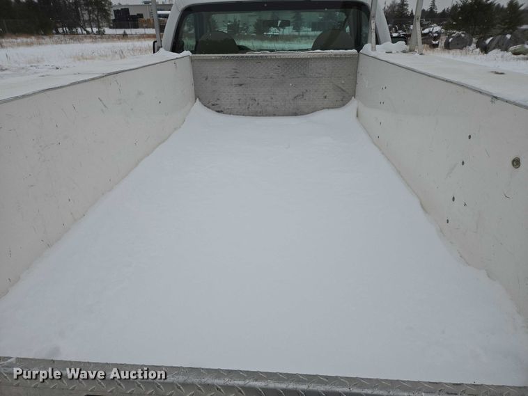 image for item ES2595 2008 Ford F250 Super Duty utility bed pickup truck