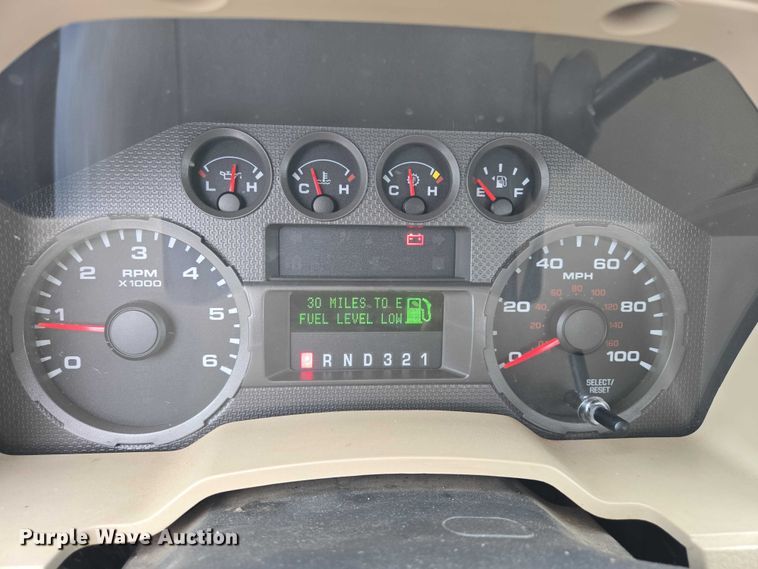 image for item ES2595 2008 Ford F250 Super Duty utility bed pickup truck