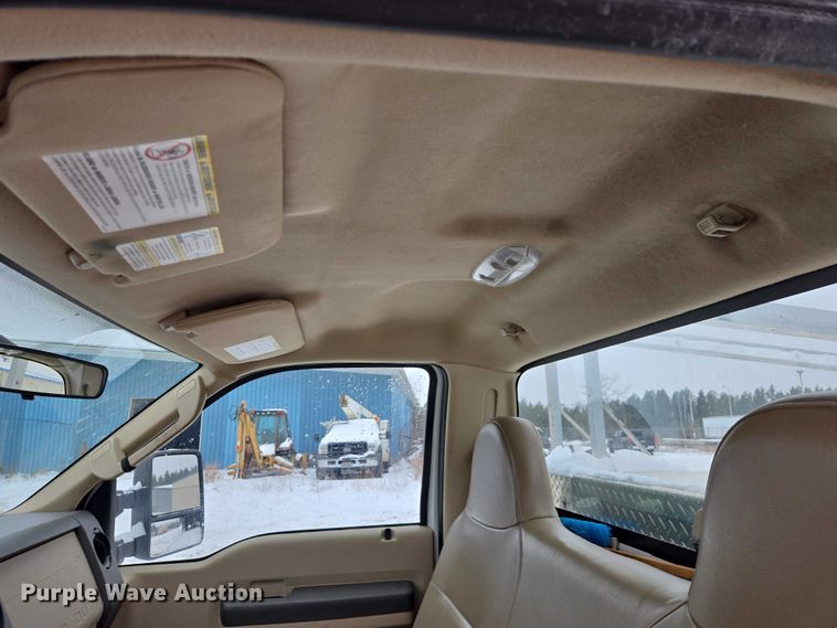 image for item ES2595 2008 Ford F250 Super Duty utility bed pickup truck