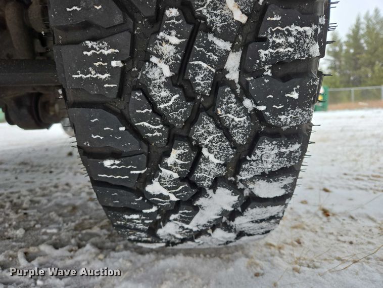 image for item ES2595 2008 Ford F250 Super Duty utility bed pickup truck