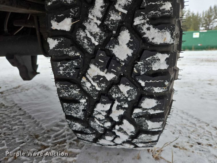 image for item ES2595 2008 Ford F250 Super Duty utility bed pickup truck