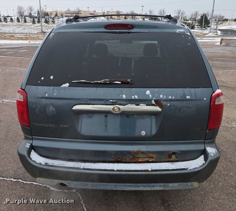 image for item ES2629 2005 Chrysler Town And Country 