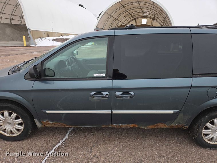 image for item ES2629 2005 Chrysler Town And Country 