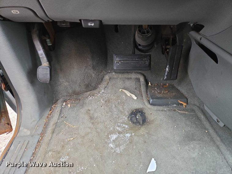 image for item ES2629 2005 Chrysler Town And Country 