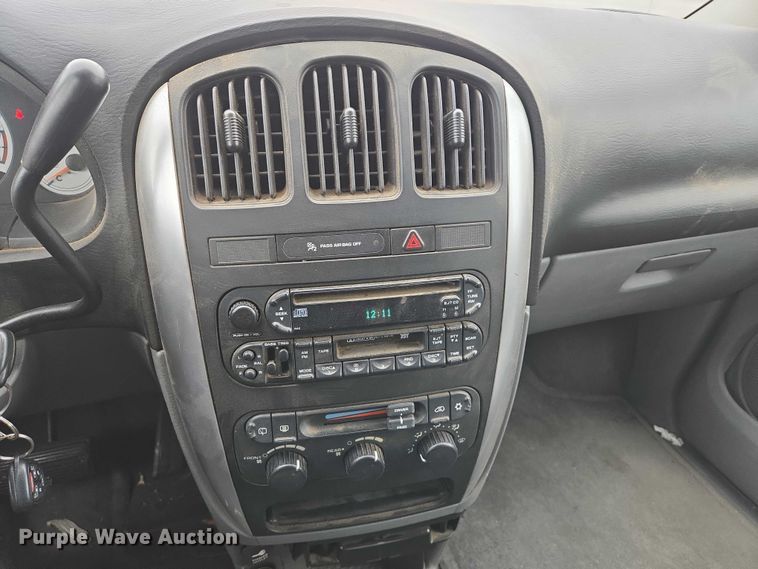 image for item ES2629 2005 Chrysler Town And Country 