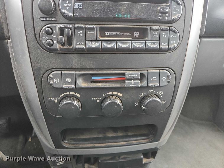 image for item ES2629 2005 Chrysler Town And Country 