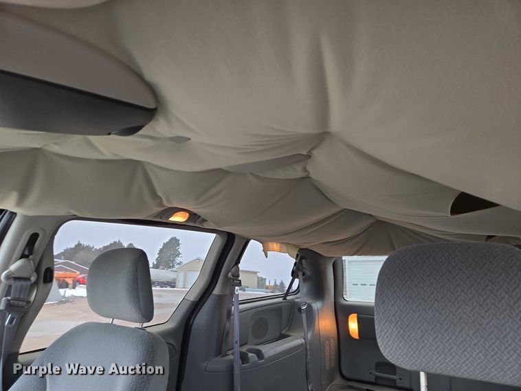 image for item ES2629 2005 Chrysler Town And Country 