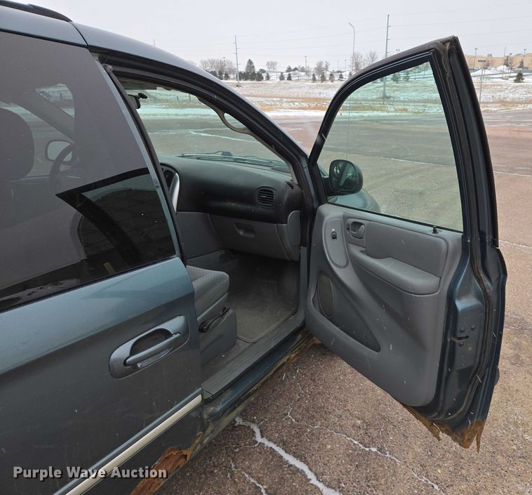 image for item ES2629 2005 Chrysler Town And Country 