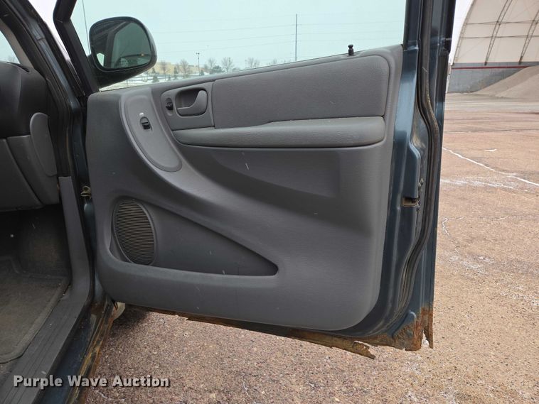 image for item ES2629 2005 Chrysler Town And Country 