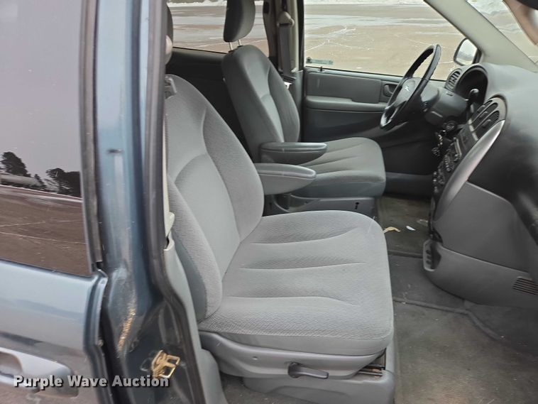 image for item ES2629 2005 Chrysler Town And Country 