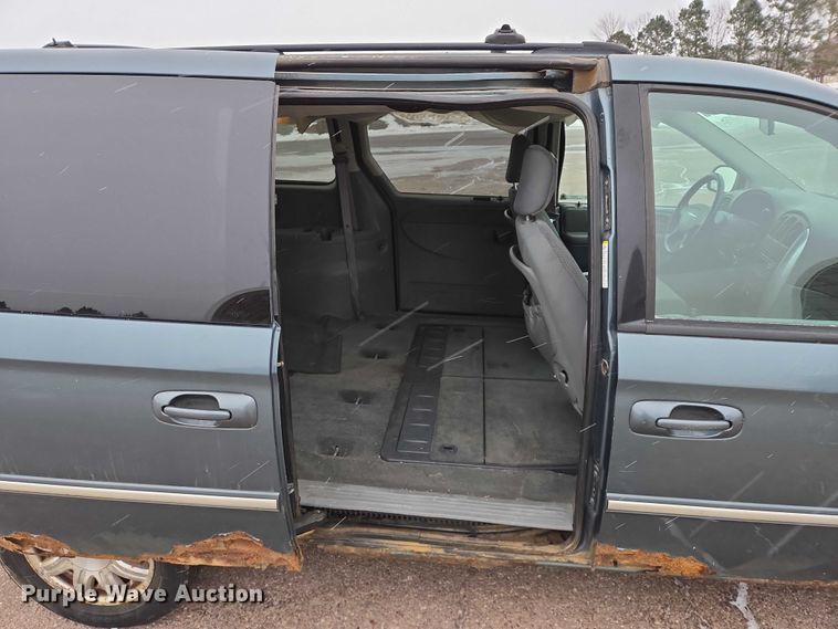 image for item ES2629 2005 Chrysler Town And Country 