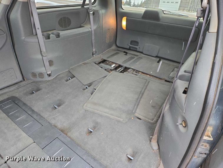 image for item ES2629 2005 Chrysler Town And Country 