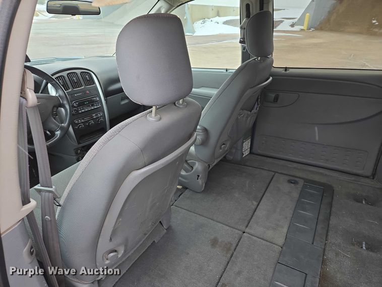 image for item ES2629 2005 Chrysler Town And Country 