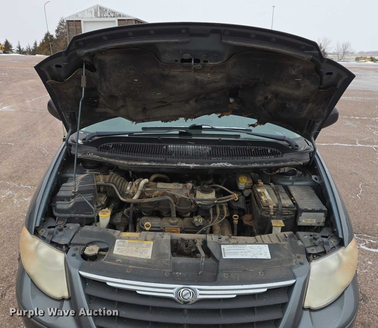 image for item ES2629 2005 Chrysler Town And Country 