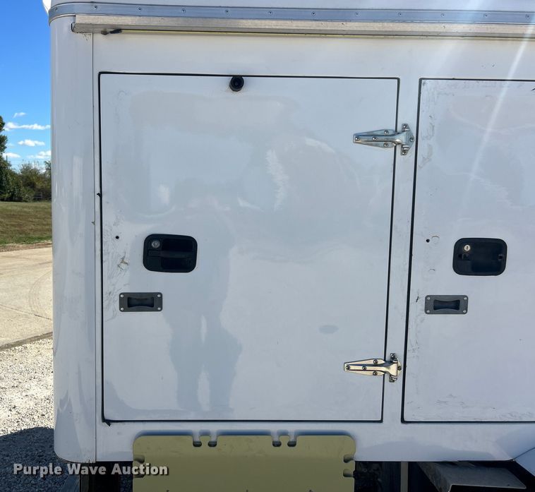 image for item ET3387 2018 Ford E450 Super Duty refrigerated delivery truck