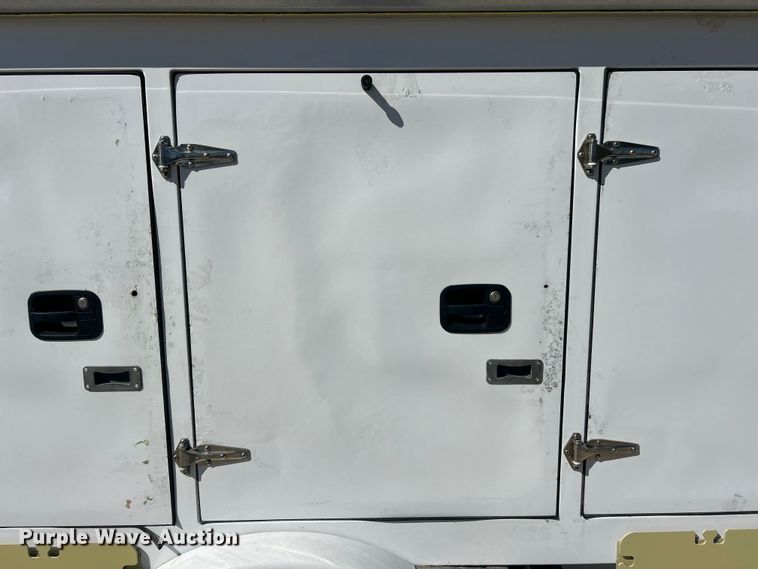 image for item ET3387 2018 Ford E450 Super Duty refrigerated delivery truck