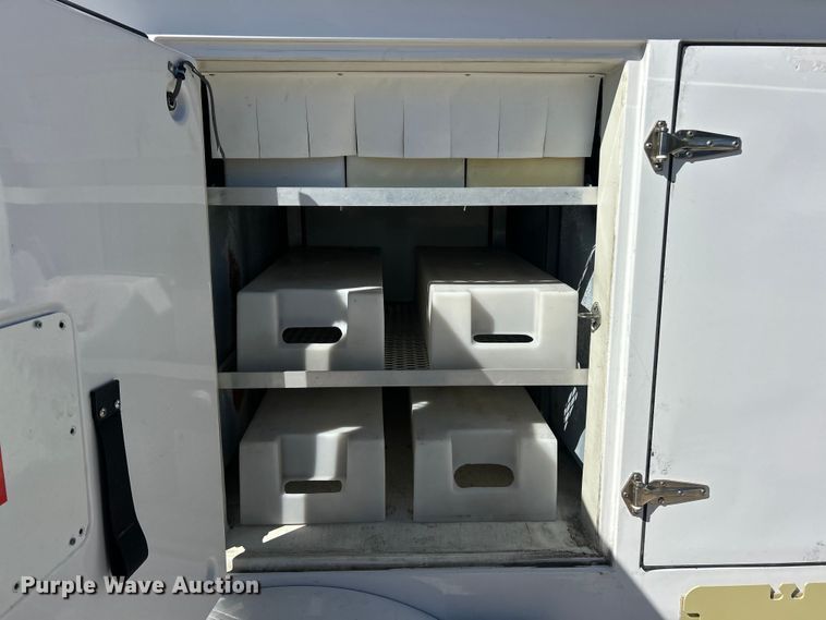 image for item ET3387 2018 Ford E450 Super Duty refrigerated delivery truck