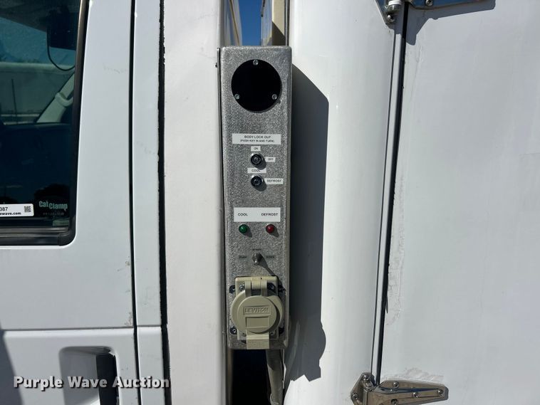 image for item ET3387 2018 Ford E450 Super Duty refrigerated delivery truck