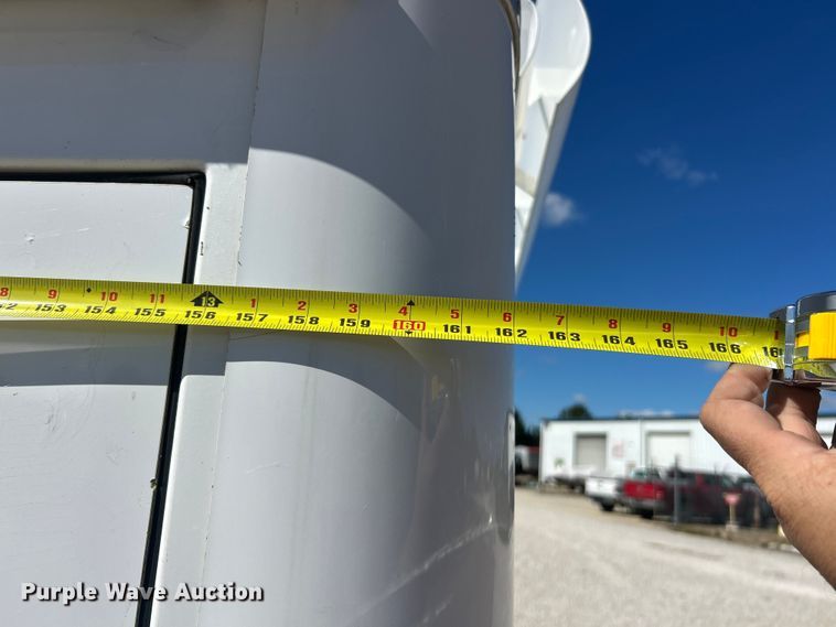 image for item ET3387 2018 Ford E450 Super Duty refrigerated delivery truck